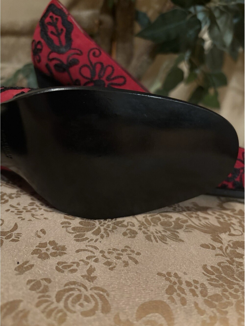 Vintage YSL Yves Saint Laurent Red Embroidery Black On Red Suede Heels Size 8.5 - Picture 7 of 13